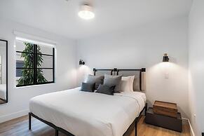 Lux Retreat By Renzzi