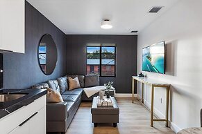 Lux Retreat By Renzzi