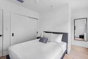 Lux Retreat By Renzzi