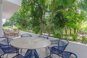 Tropical Retreat Pools Golf Gym
