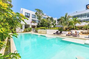 Tropical Retreat Pools Golf Gym