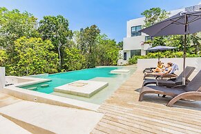 Tropical Retreat Pools Golf Gym