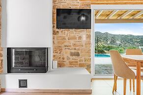 Villa Vidan With Pool by Matala