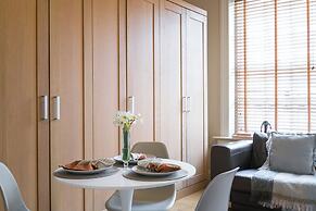 Charming London City Apartment