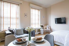 Charming London City Apartment