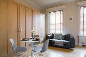 Charming London City Apartment