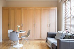 Charming London City Apartment