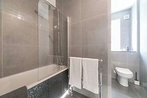 Beautifully Presented Centrally Located Studio apt