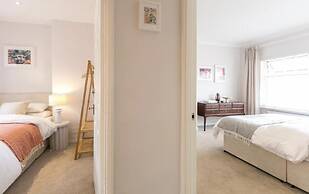 Spacious 4 Bedroom House Sleeps 8