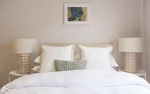 Spacious 4 Bedroom House Sleeps 8