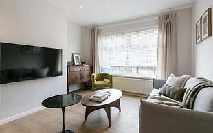 Spacious 4 Bedroom House Sleeps 8