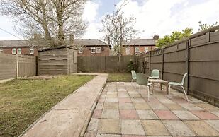 Spacious 4 Bedroom House Sleeps 8