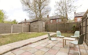 Spacious 4 Bedroom House Sleeps 8