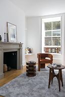 Generously Large 1 Bedroom Apartment in Farringdon