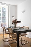 Generously Large 1 Bedroom Apartment in Farringdon