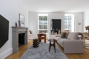 Generously Large 1 Bedroom Apartment in Farringdon