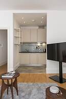 Generously Large 1 Bedroom Apartment in Farringdon