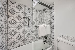 Rock Wren Poolside 3 BDR Condo