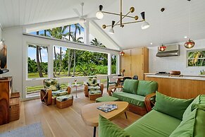 Coconut Hut 2 Bedroom Home by RedAwning