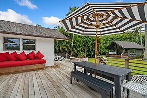 Coconut Hut 2 Bedroom Home by RedAwning