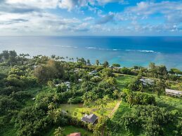 Coconut Hut 2 Bedroom Home by RedAwning