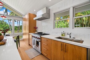 Coconut Hut 2 Bedroom Home by RedAwning