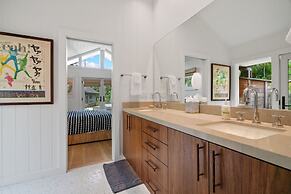 Coconut Hut 2 Bedroom Home by RedAwning