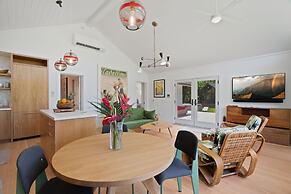 Coconut Hut 2 Bedroom Home by RedAwning