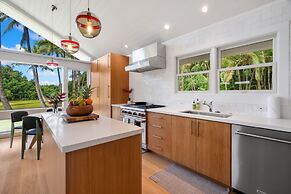 Coconut Hut 2 Bedroom Home by RedAwning