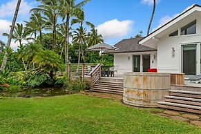 Coconut Hut 2 Bedroom Home by RedAwning