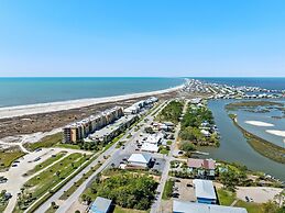 Wave Watcher - Holiday Isle #609 3 Bedroom Condo by RedAwning