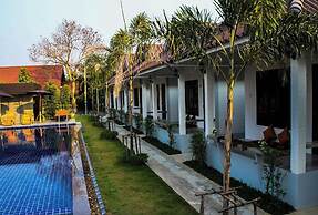 Thanawong Pool Villa