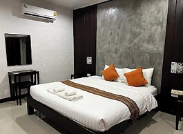 Thanawong Pool Villa