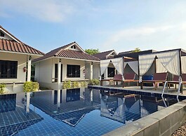 Thanawong Pool Villa