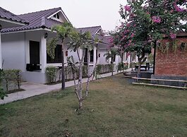 Thanawong Pool Villa