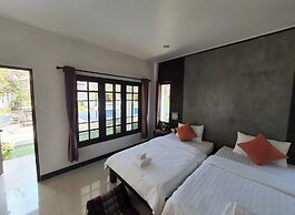 Thanawong Pool Villa