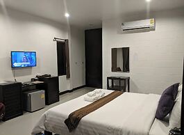 Thanawong Pool Villa