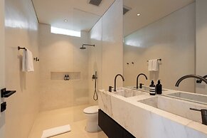 Villa Sayuri by Alfred in Bali