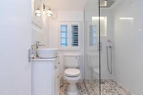 Central Apartment with Patio - Sofa Bed