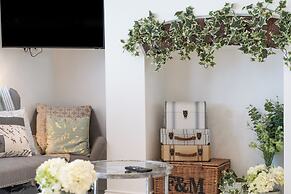 Central Apartment with Patio - Sofa Bed