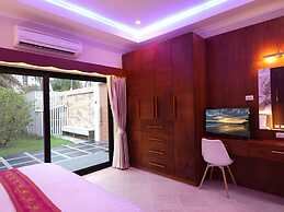 Majestic Seaside Pool Villa