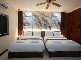 Majestic Seaside Pool Villa