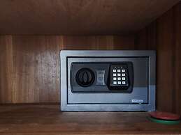 Majestic Seaside Pool Villa