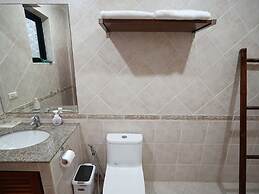 Majestic Seaside Pool Villa