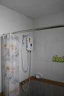 Cafe Nana Hotel & Bar