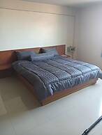 Cafe Nana Hotel & Bar