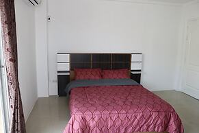 Cafe Nana Hotel & Bar