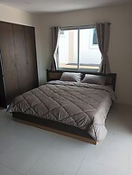 Cafe Nana Hotel & Bar