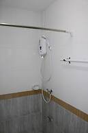 Cafe Nana Hotel & Bar