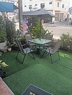 Cafe Nana Hotel & Bar